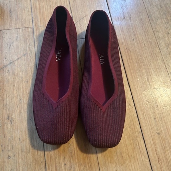 Burgundy Vivaia flats - Picture 1 of 3